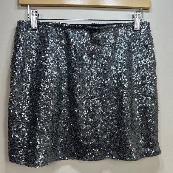 Turquoise Haven Silver Gray Sequined Mini Skirt - Picture 4 of 5